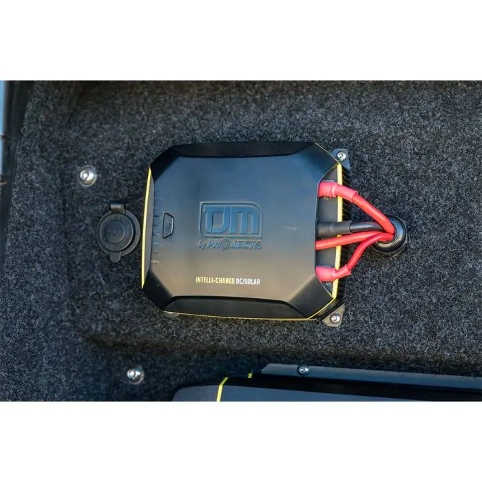 TJM by PROJECTA intelli-charge DC to DC 25A charger with MPPT solar.