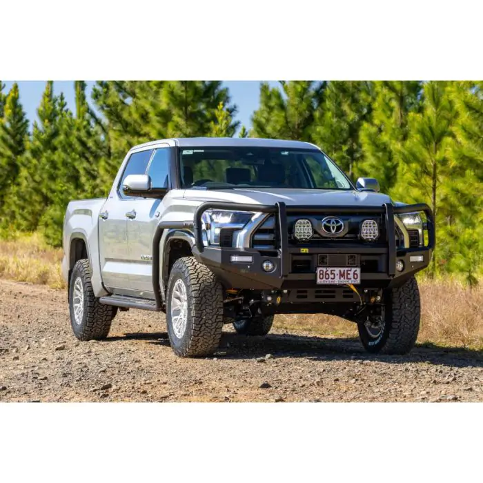TOYOTA TUNDRA (08/2024+) TJM OUTBACK BULL BAR BLACK STEEL