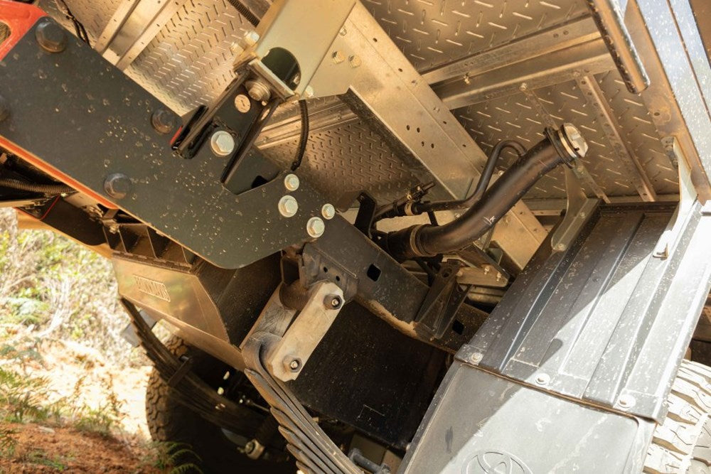 B/DAVIS TOYOTA L/CRUISER REP F/TANK 185L