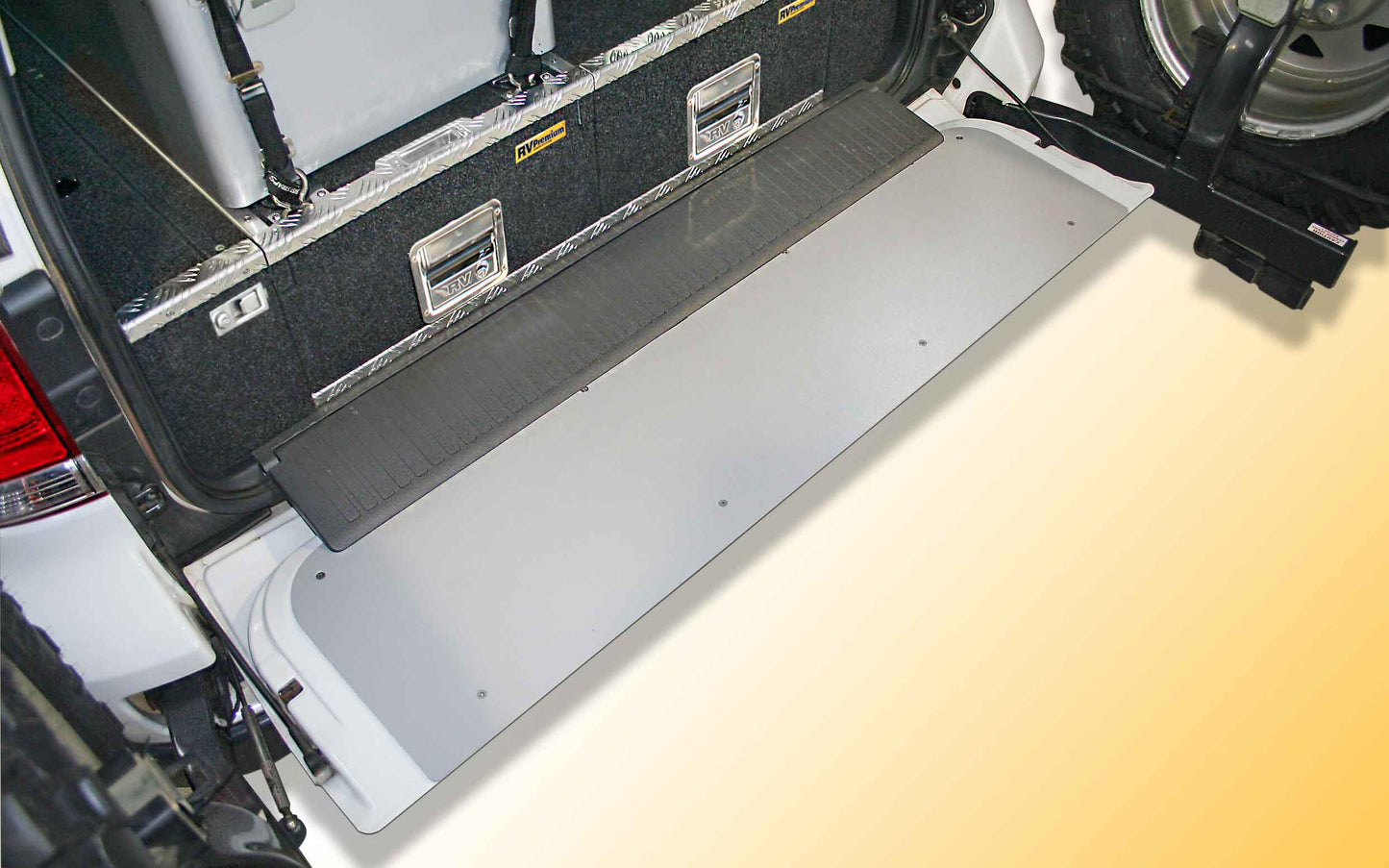 RV STORAGE TAIL GATE TABLE