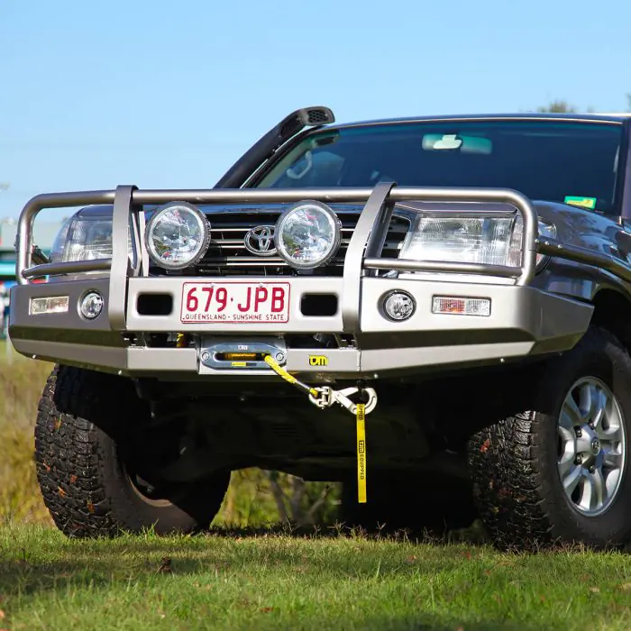 TOYOTA LANDCRUISER 100 Series IFS TJM OUTBACK BULL BAR BLACK STEEL