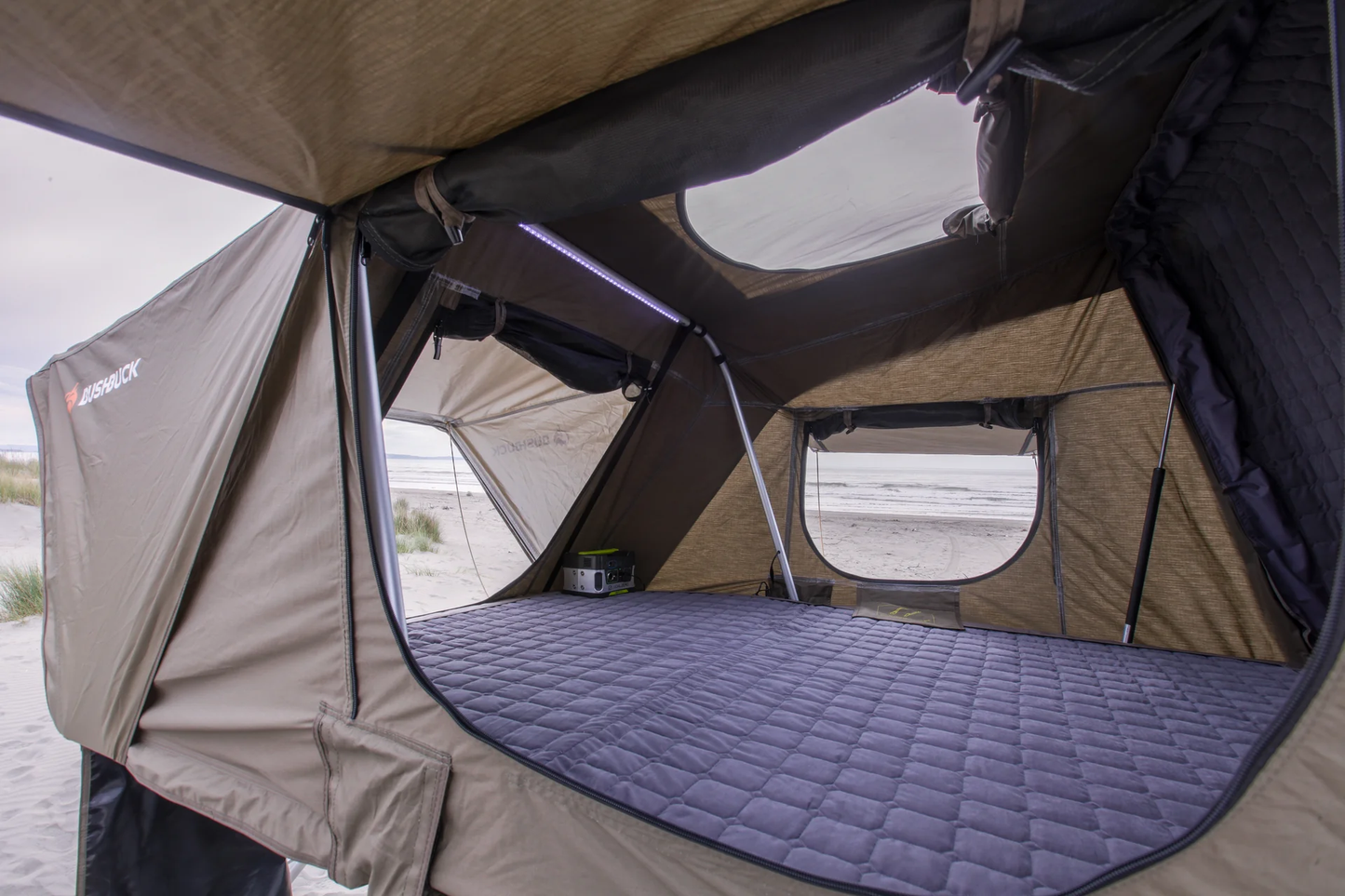 ARMOURDILLO ROOFTOP TENT 1.5X2m RHS