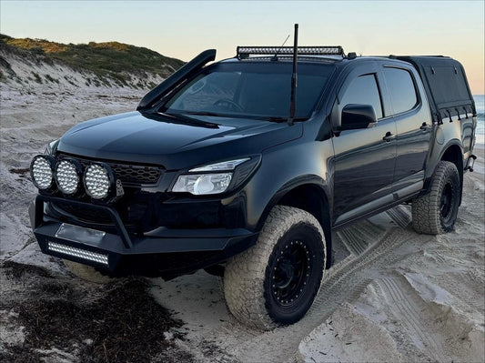 GMF ANTENNA BONNET BRACKET  PSG COLORADO 2012 -2020