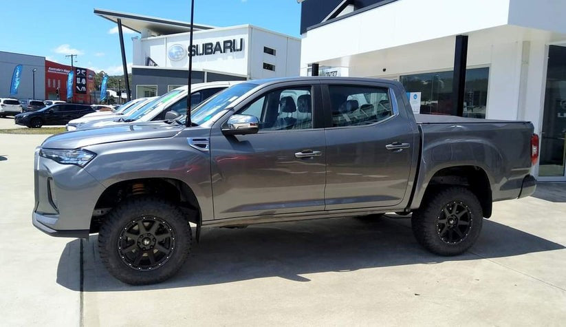 GMF ANTENNA BONNET BRACKET  PSG LDV T60 2017-2020