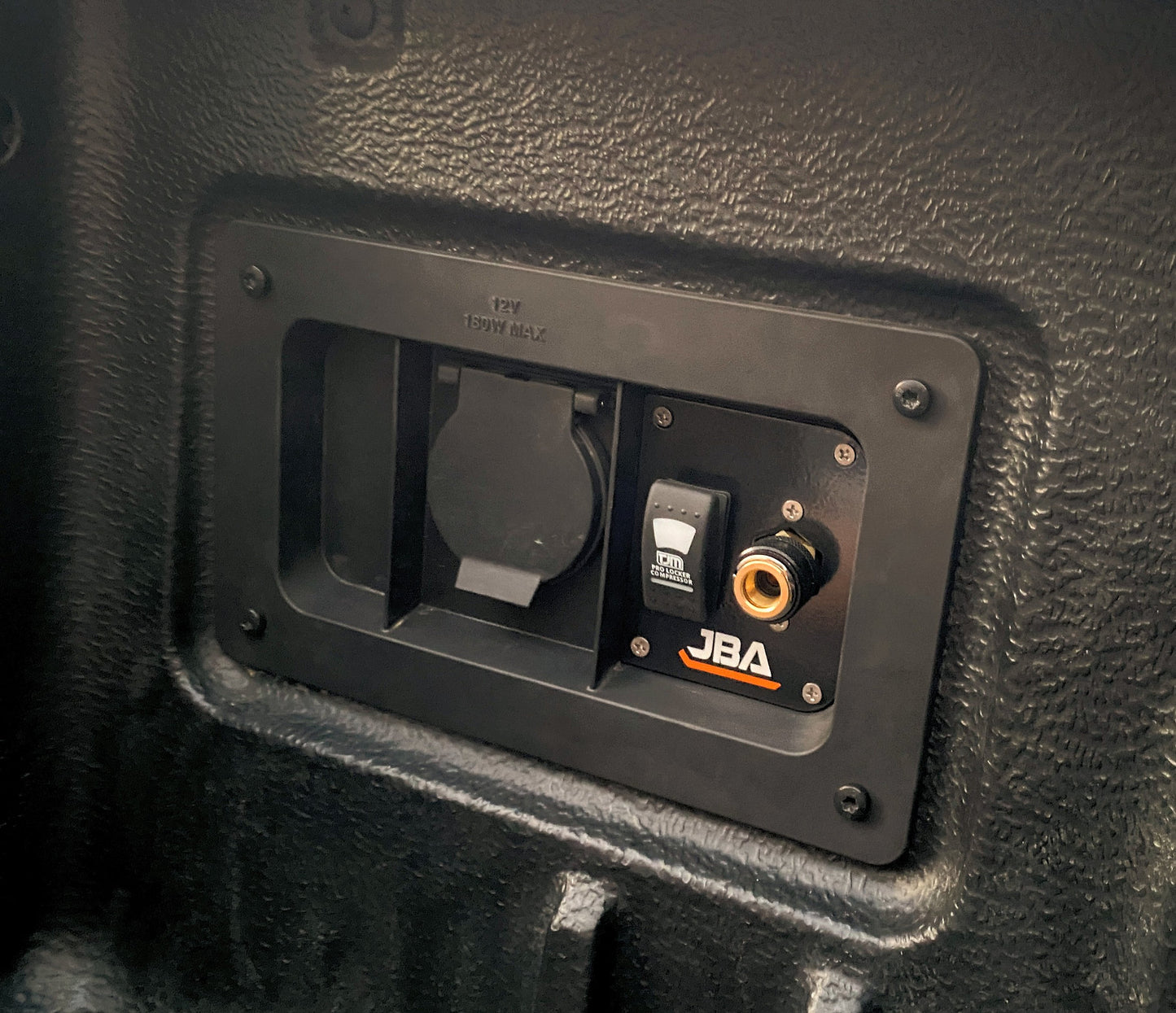 FORD NEXT GEN RANGER UNDER TUB KIT 2A 12V PANEL AIR/SWITCH OUTLET