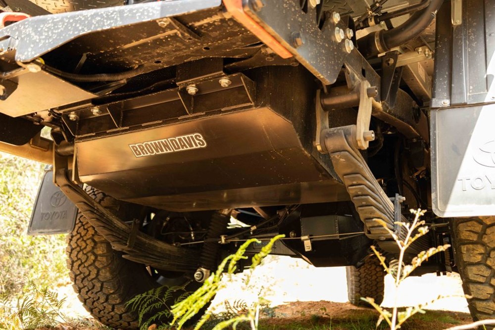 B/DAVIS TOYOTA L/CRUISER REP F/TANK 185L