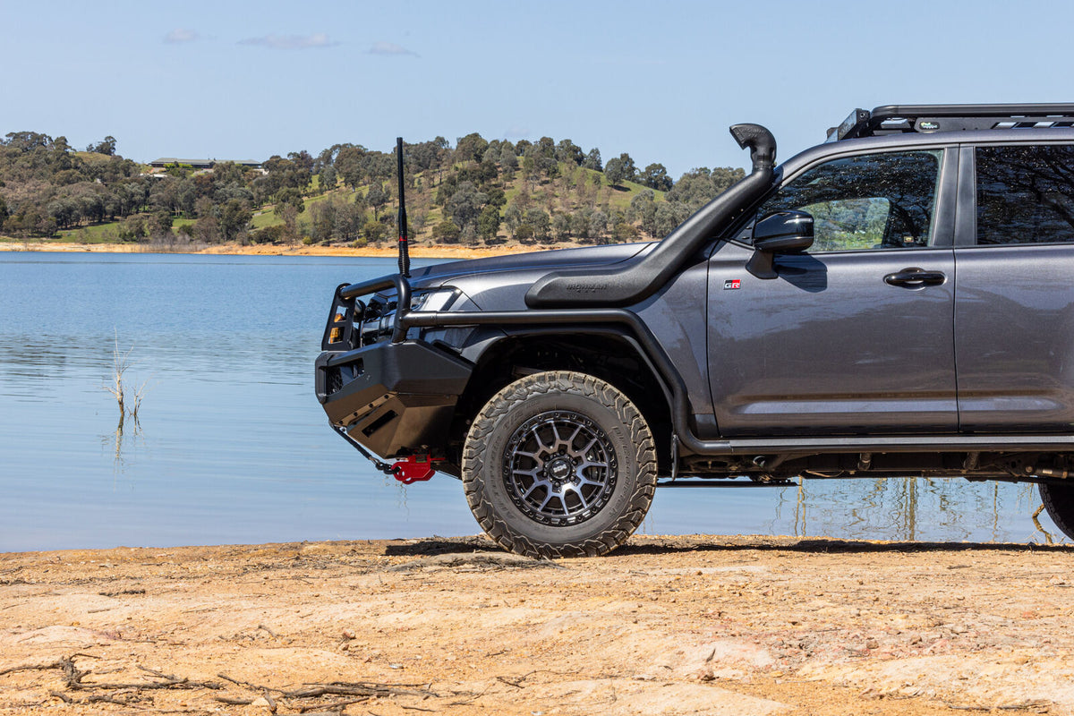 IRONMAN APEX BULL BAR | TOYOTA LANDCRUISER 300 SERIES