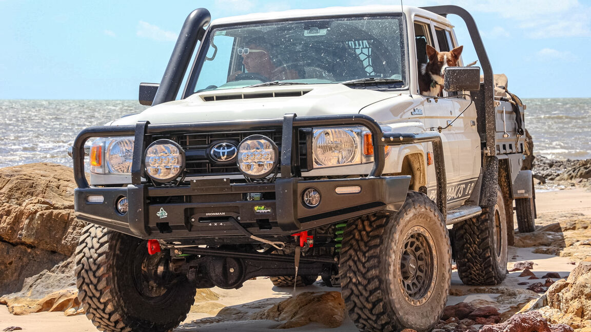 IRONMAN DELUXE BULL BAR KIT | TOYOTA 70 SERIES