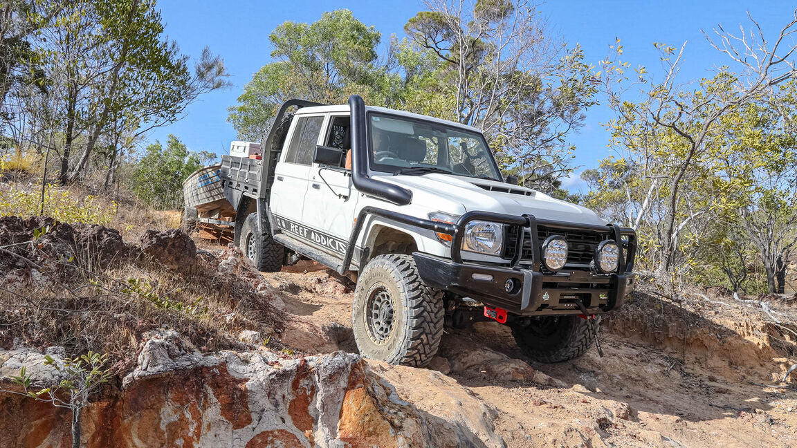 IRONMAN DELUXE BULL BAR KIT | TOYOTA 70 SERIES
